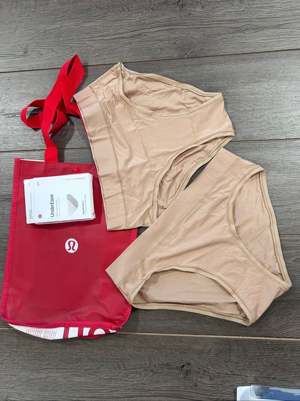 Lululemon UnderEase bikini (2)